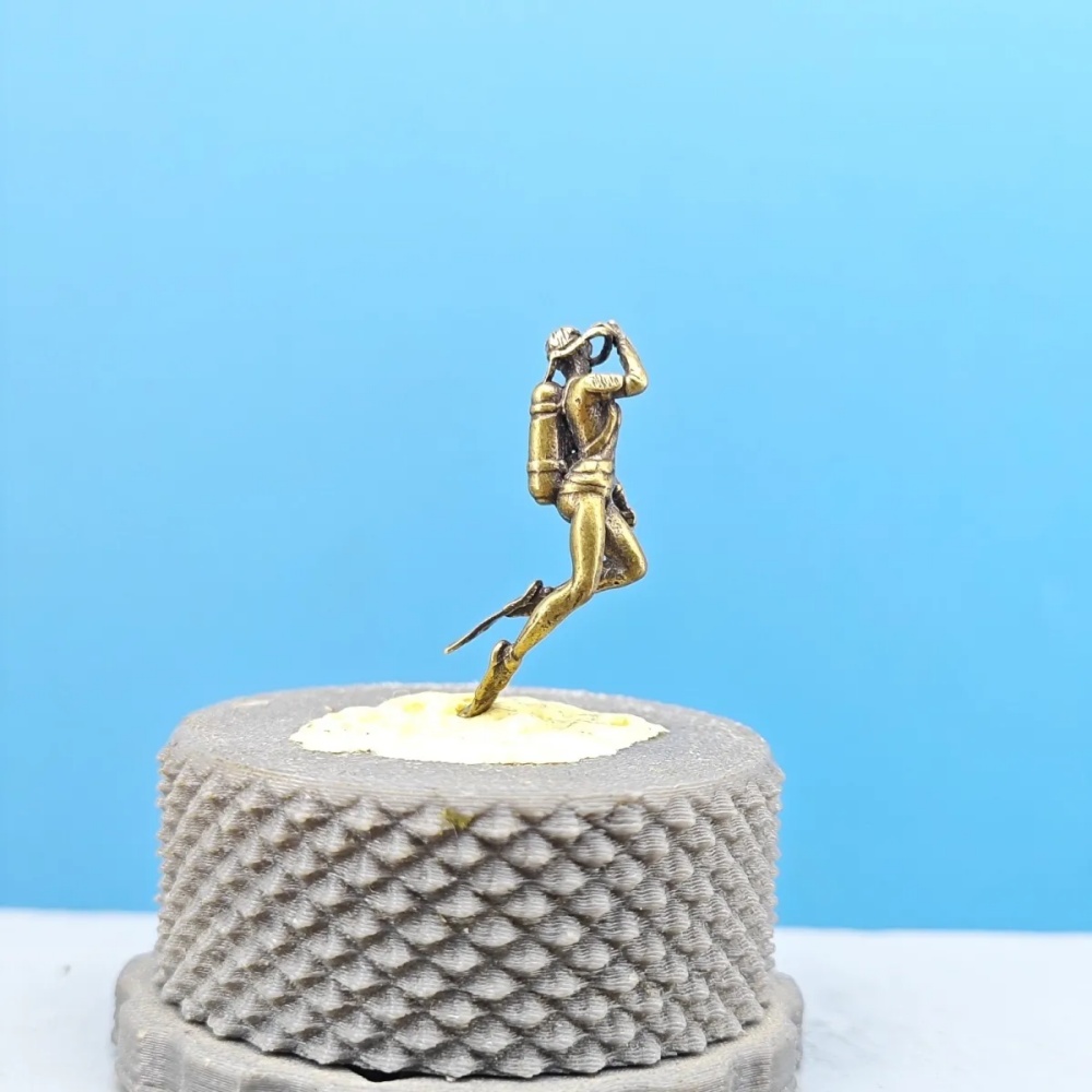 Vintage Brass Female Diver Min - Aquarium Mini Fish recension och pris